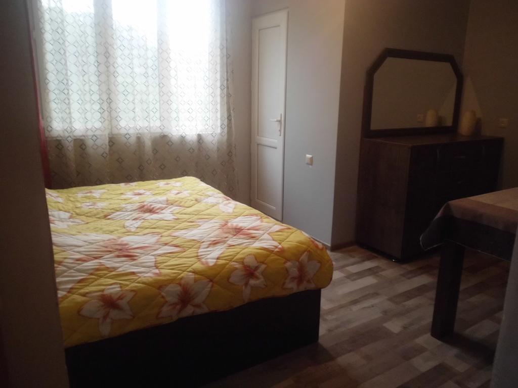 Gulnazi Andria Apartment Sarpi Exterior foto